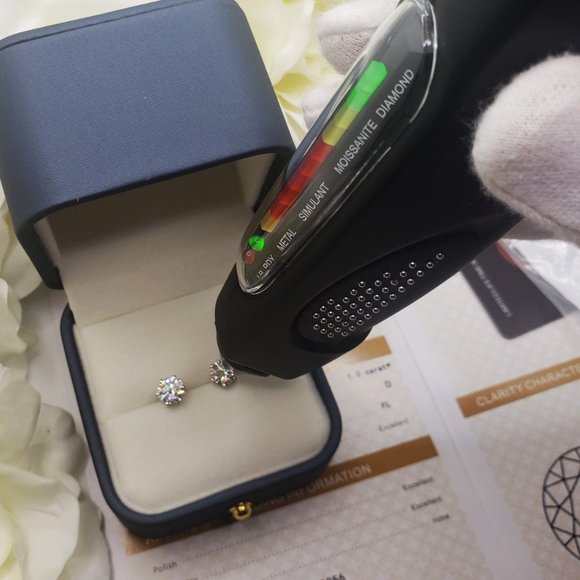 14K Solid White Gold 2 Carats Moissanite Stud Earrings D-FL - Picture 4 of 7